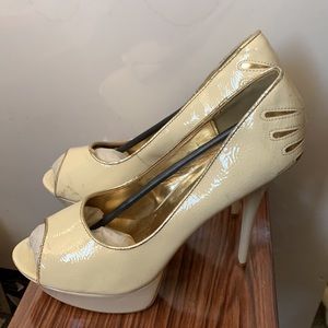 Toi et Moi Creme faux leather pump high heels stilettos platform shoes Size 10